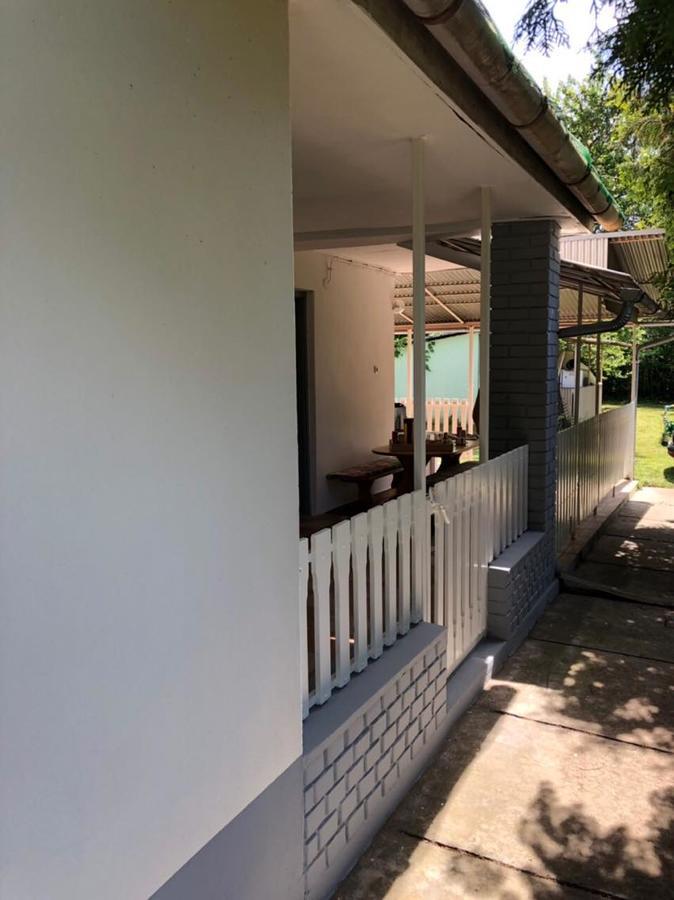 Retro ház Hostal Balatonszabadi Fürdőtelep Exterior foto